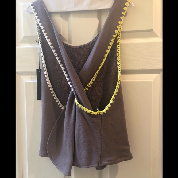 Carbon 38 Performance Yoga Top - Picture 3 of 9